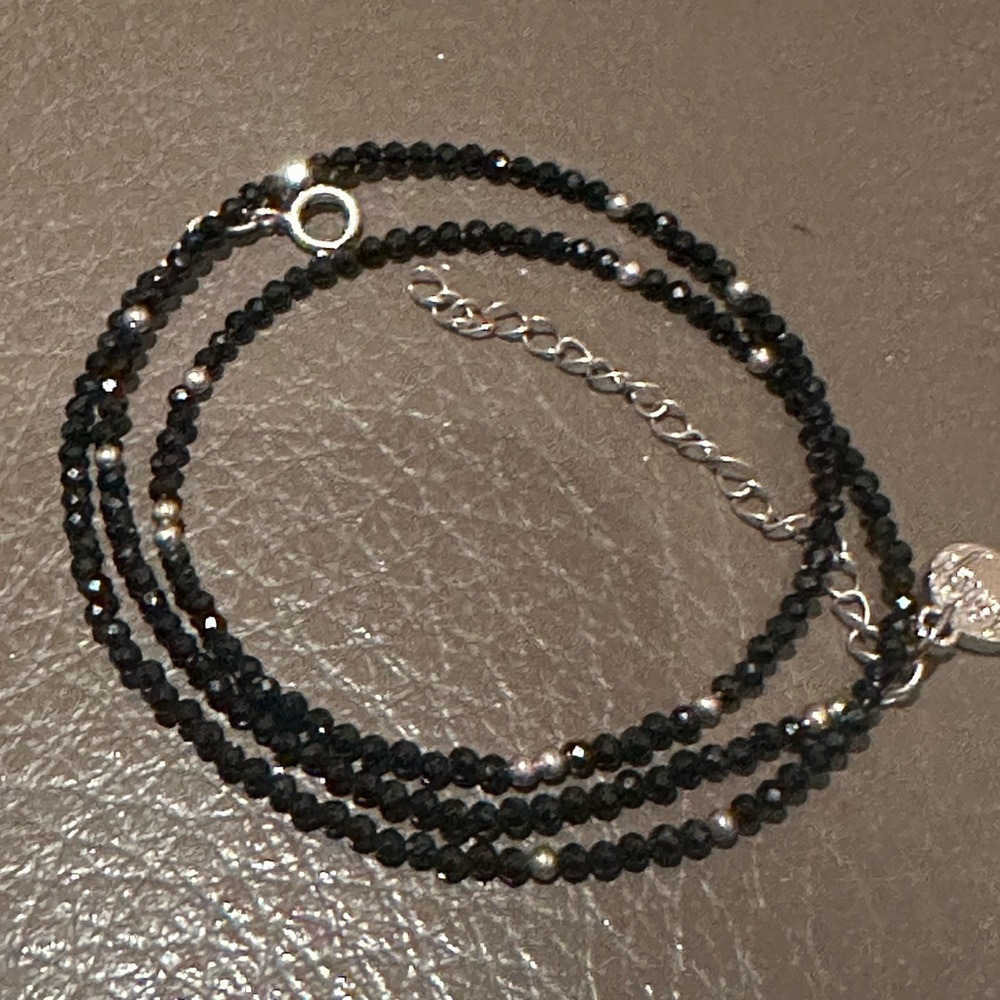 Lovely Dainty Shiny black colored beads Necklace